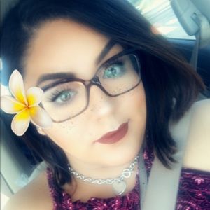 Meet your Posher, Valerie